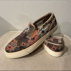 Womens size 9.5 Nike canvas shoes floral